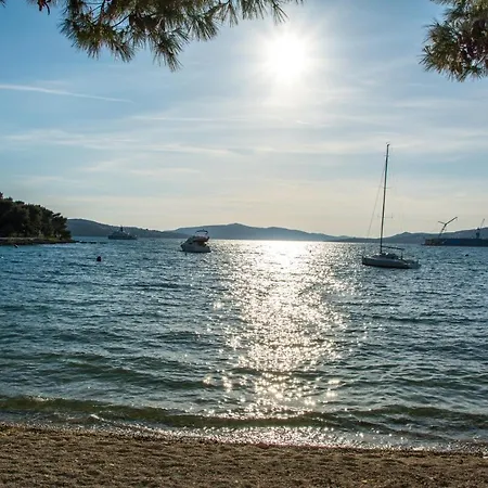 Apartments Villa Mirella 20 M From The Sea - Free Parking Trogir Exterior photo