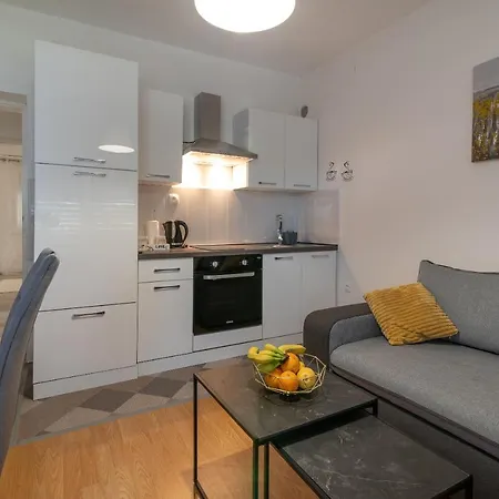 Apartments Villa Mirella 20 M From The Sea - Free Parking Trogir Exterior photo