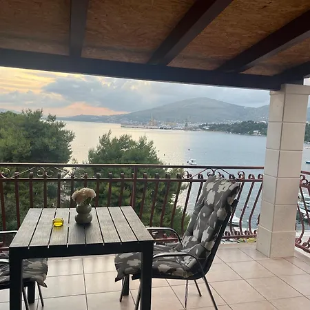 Apartments Villa Mirella 20 M From The Sea - Free Parking Trogir Exterior photo