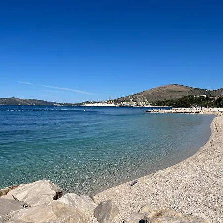 Apartments Villa Mirella 20 M From The Sea - Free Parking Trogir Exterior photo