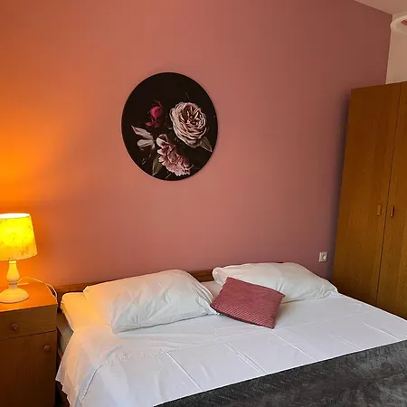 Apartments Villa Mirella 20 M From The Sea - Free Parking Trogir Exterior photo