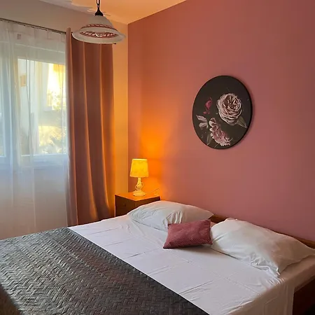 Apartments Villa Mirella 20 M From The Sea - Free Parking Trogir Exterior photo
