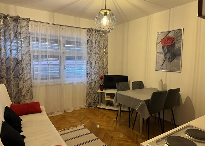 Apartments Villa Mirella 20 M From The Sea - Free Parking