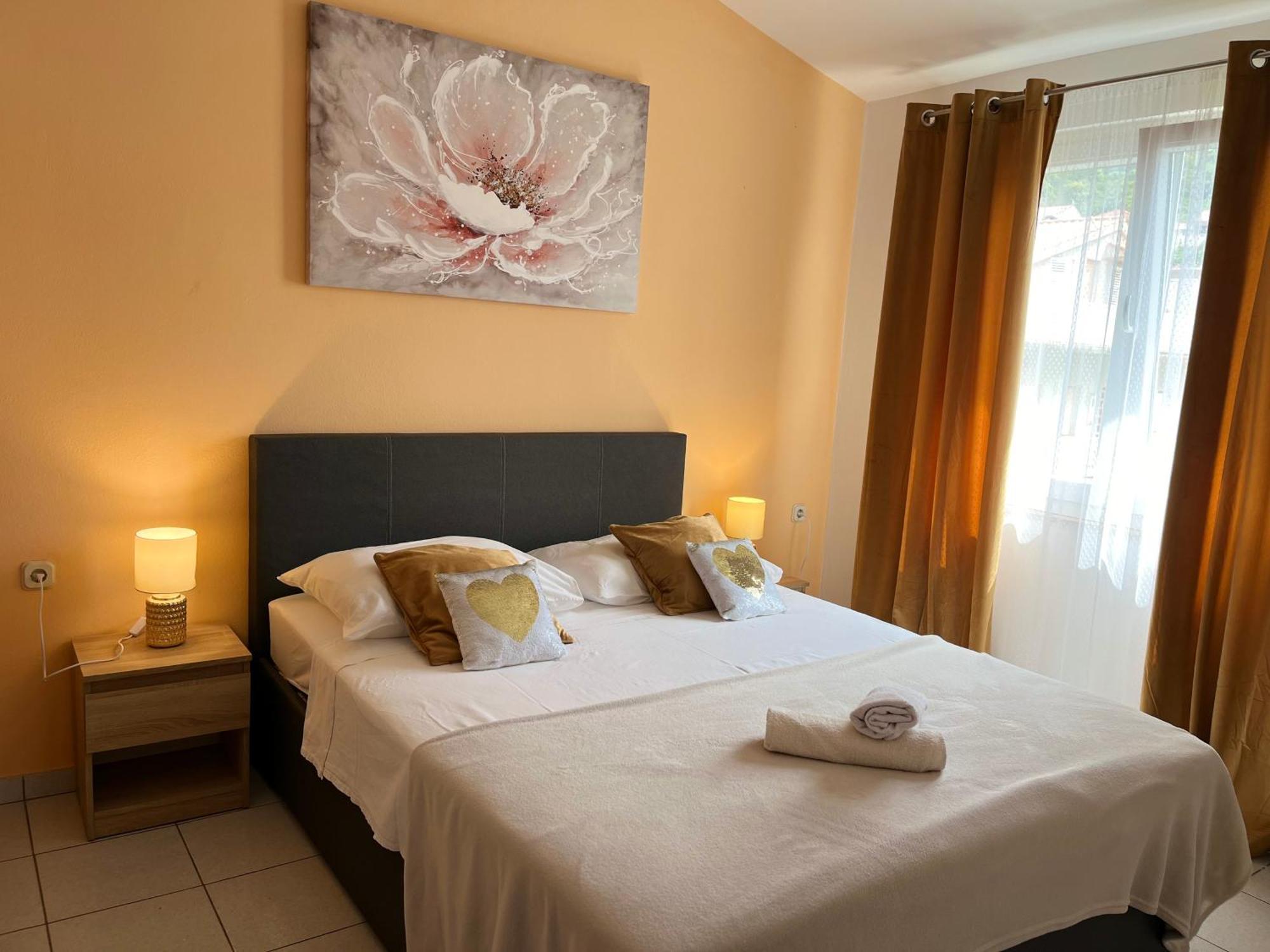 Mirella Apartment *