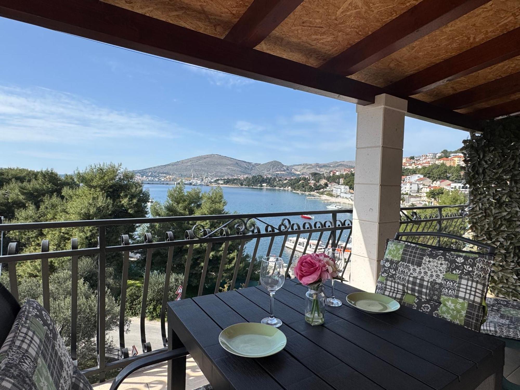 Mirella Trogir